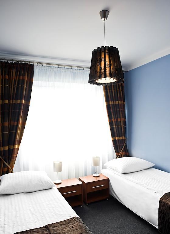 Hotel Korona Łuków Szoba fotó