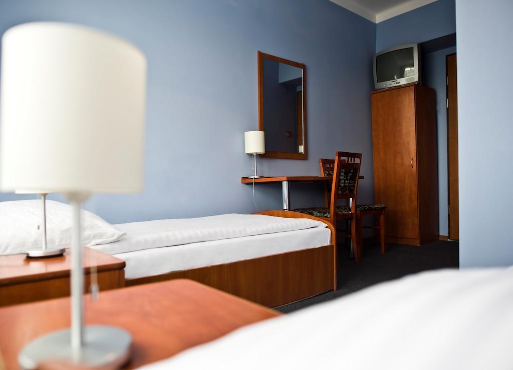 Hotel Korona Łuków Szoba fotó
